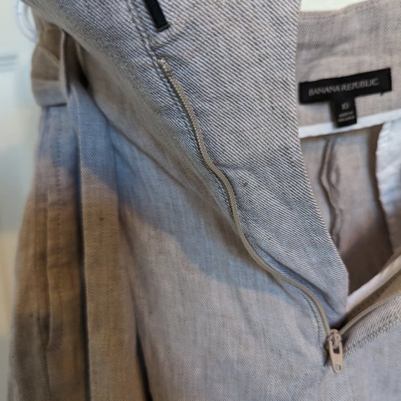 High Tie Waist | Baggy | Pleated | Khaki SHORTS | Banana Republic | 10 | EUC - Picture 9 of 11